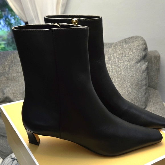 Michael Kors Sleek Black Heeled Boots - Picture 1 of 5